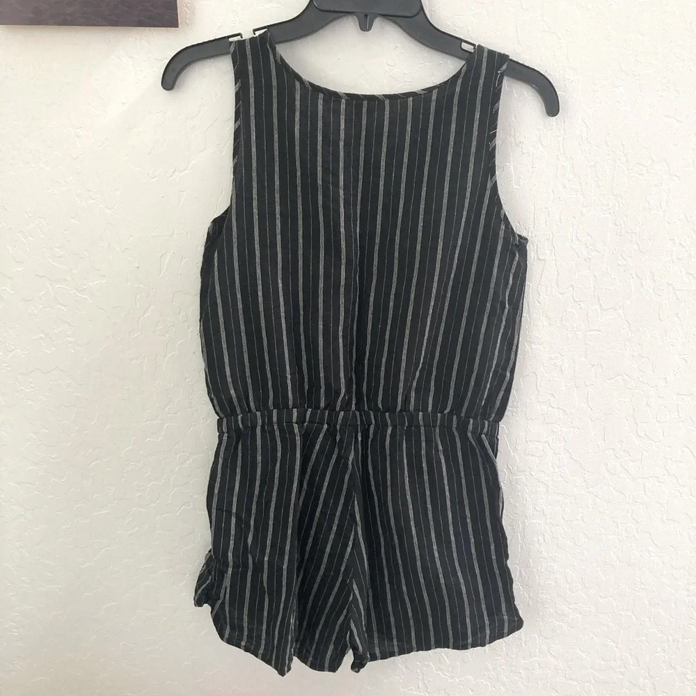GAP Kids Shorts romper. Black with white vertical stripes. Size XL (girls). EUC.